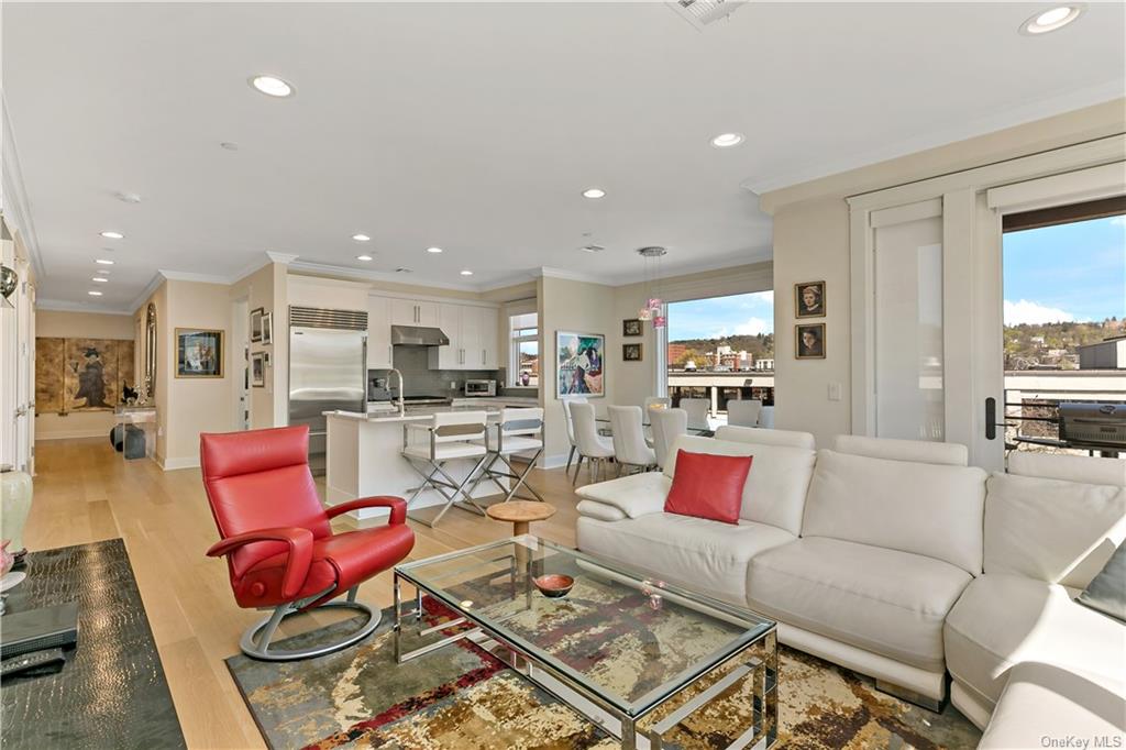 Photo 1 of 45 Hudson View Way 300, Tarrytown, New York, $1,850,000, Web #: 6309302