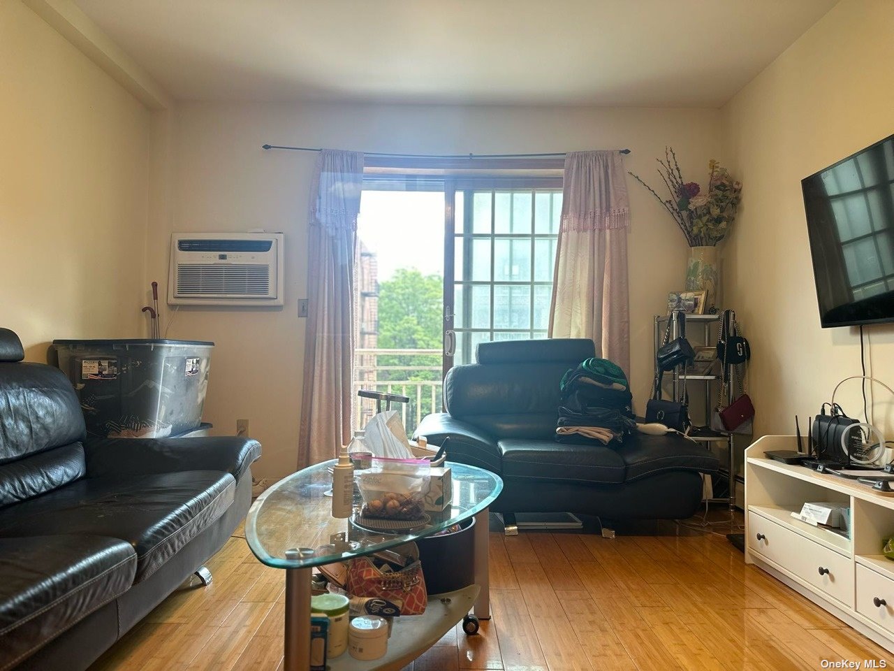 13237 41st Road 5A, Flushing, Queens, NY - 2 Bedrooms  
2 Bathrooms  
4 Rooms - 