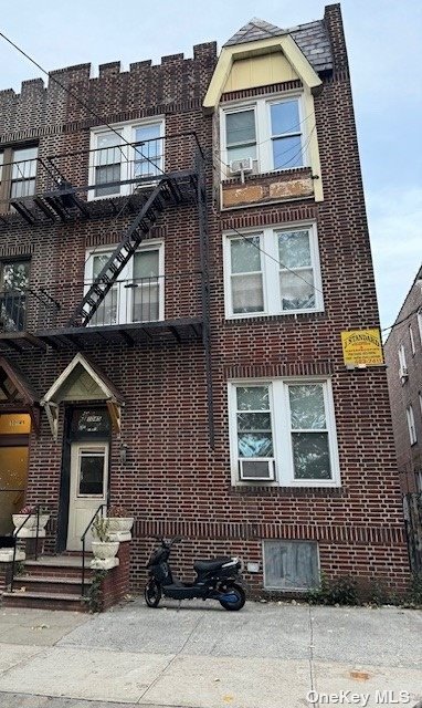 1045 115th Street, College Point, Queens, NY - 11 Bedrooms  
6 Bathrooms  
23 Rooms - 