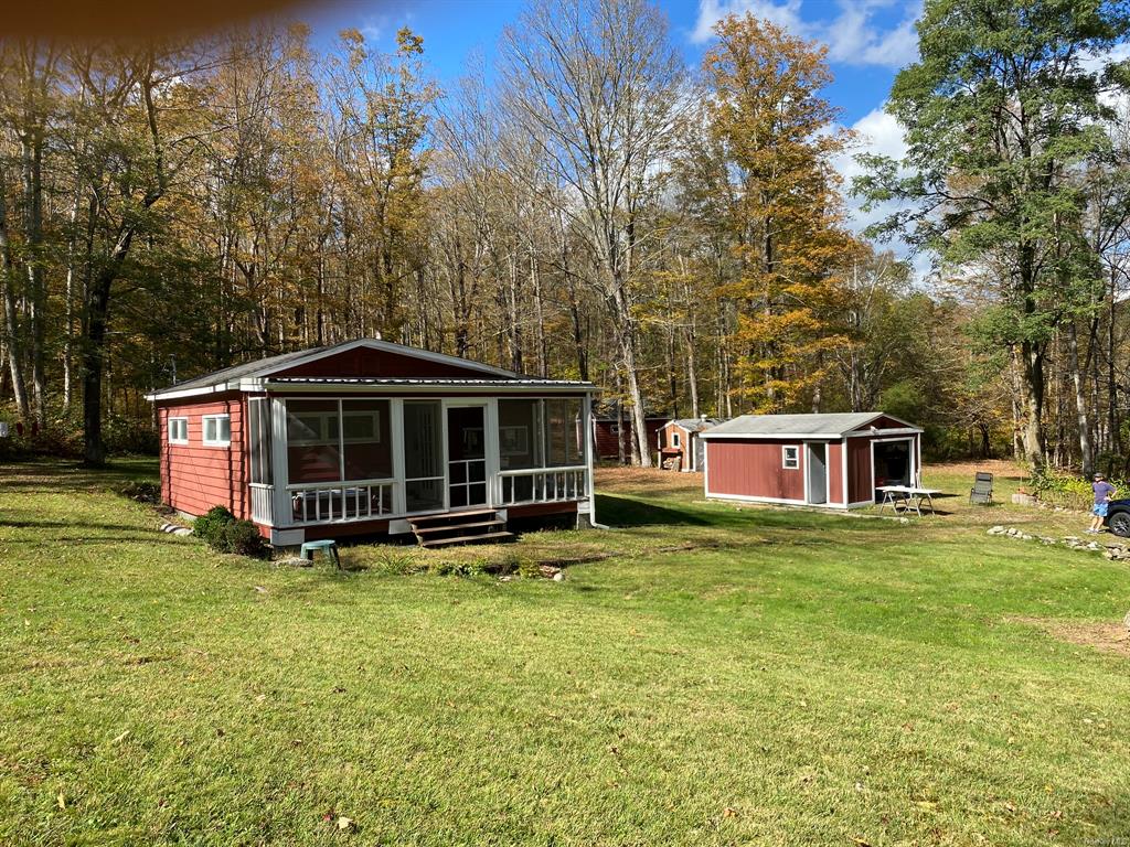 36 Decker Road, Ancram, New York - 1 Bedrooms  
1 Bathrooms  
3 Rooms - 