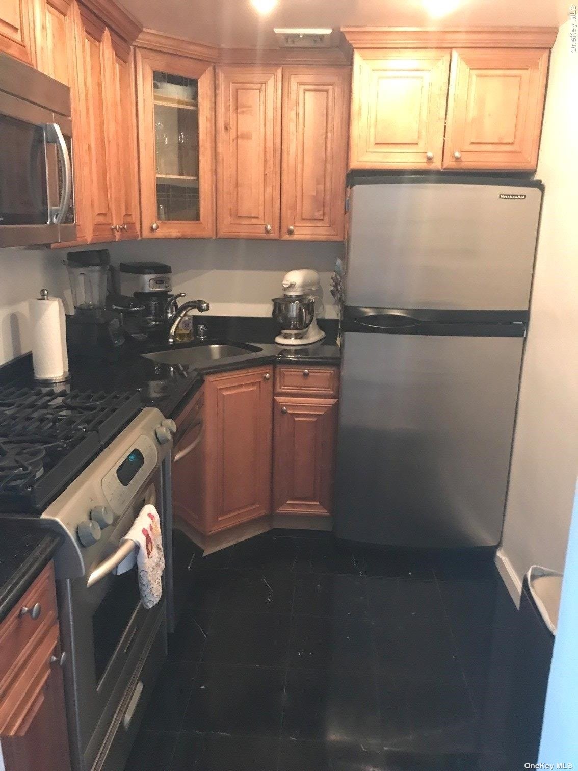 102-10 66th Rd Rd #4G, Forest Hills, New York image 5
