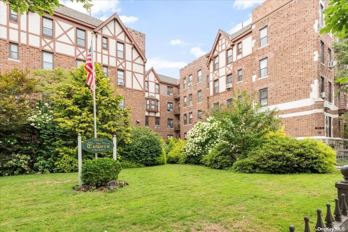 16015 Powells Cove Boulevard E2, Beechhurst, Queens, NY - 2 Bedrooms  
1 Bathrooms  
5 Rooms - 