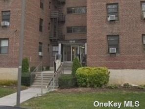 Property for Sale at 21302 75 Avenue 2F, Oakland Gardens, Queens, NY - Bedrooms: 2 
Bathrooms: 1 
Rooms: 5  - $420,000