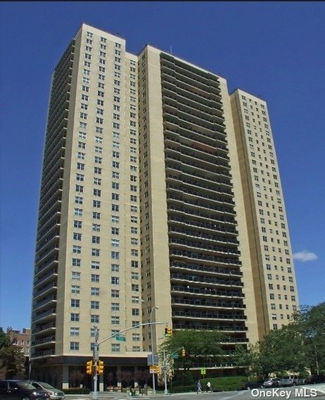 110-11 Queens Boulevard Blvd #33H, Forest Hills, New York image 4