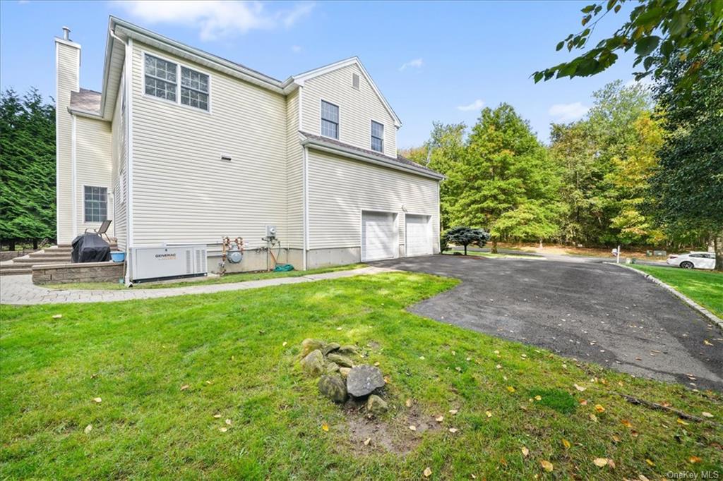 64 Loomis Drive, Baldwin Place, New York image 33
