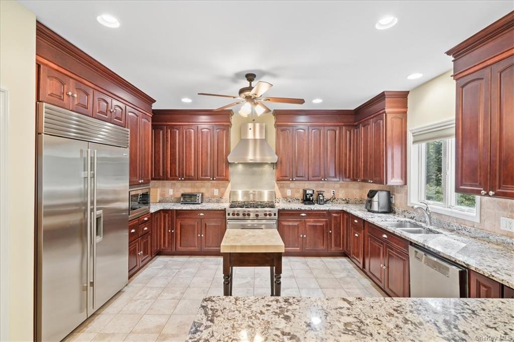 64 Loomis Drive, Baldwin Place, New York image 6