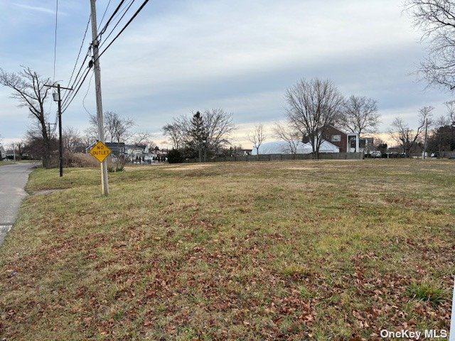 View Babylon, NY 11702 property