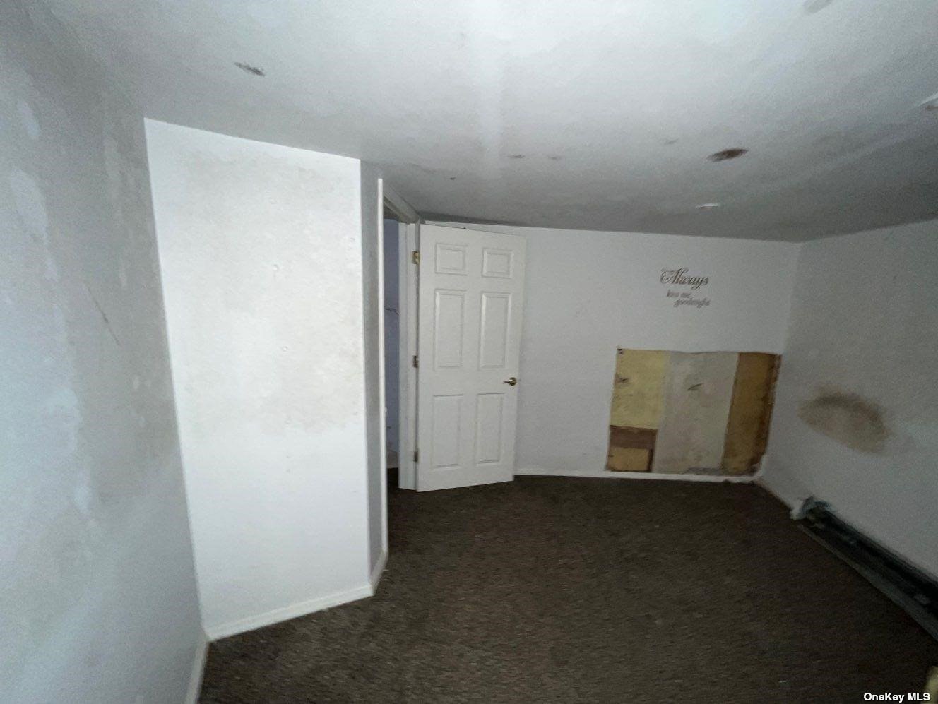 Photo 8 of 10 of 27 Neptune Avenue house