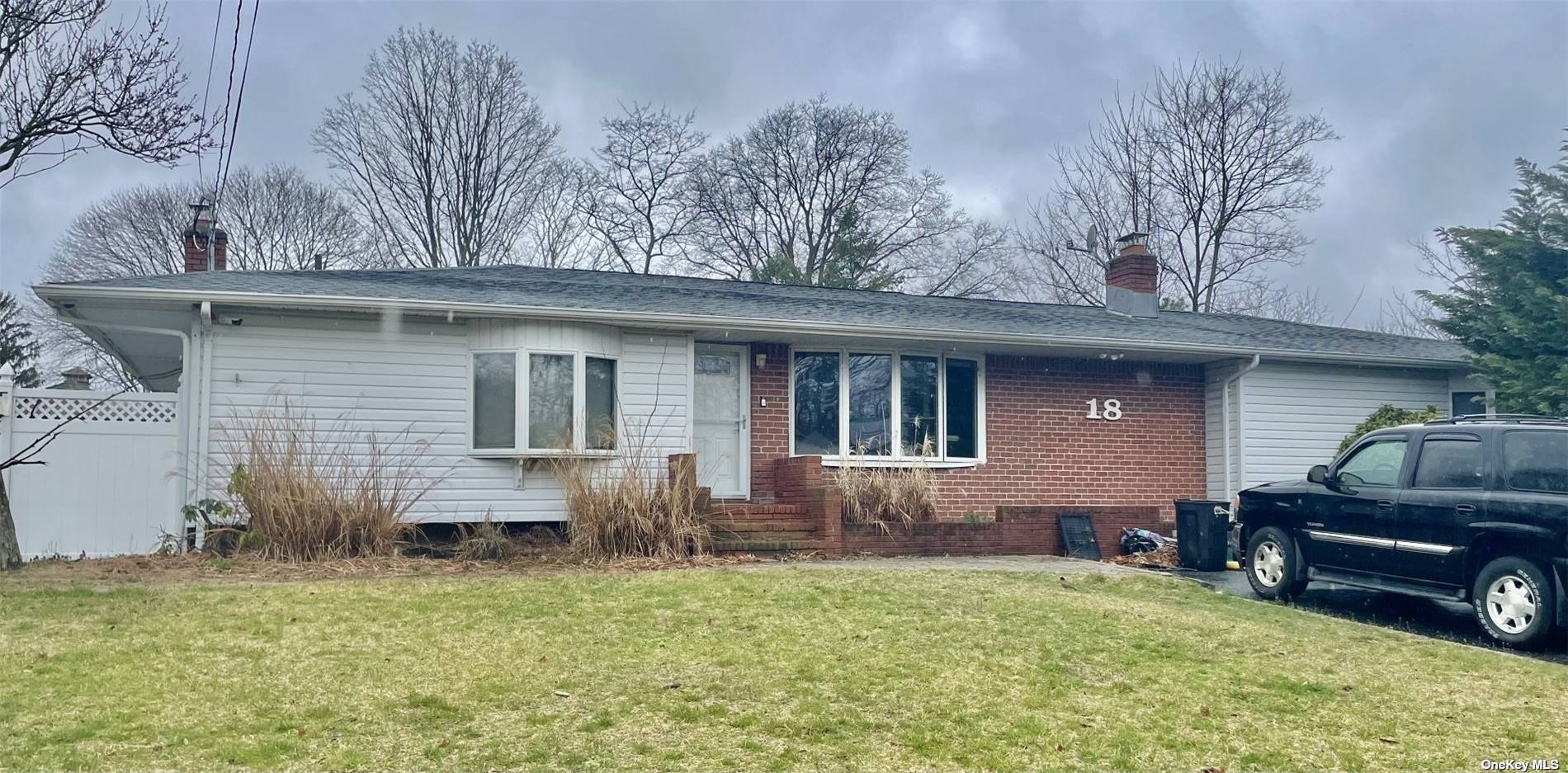 18 Westwind Drive, Bohemia, New York image 4