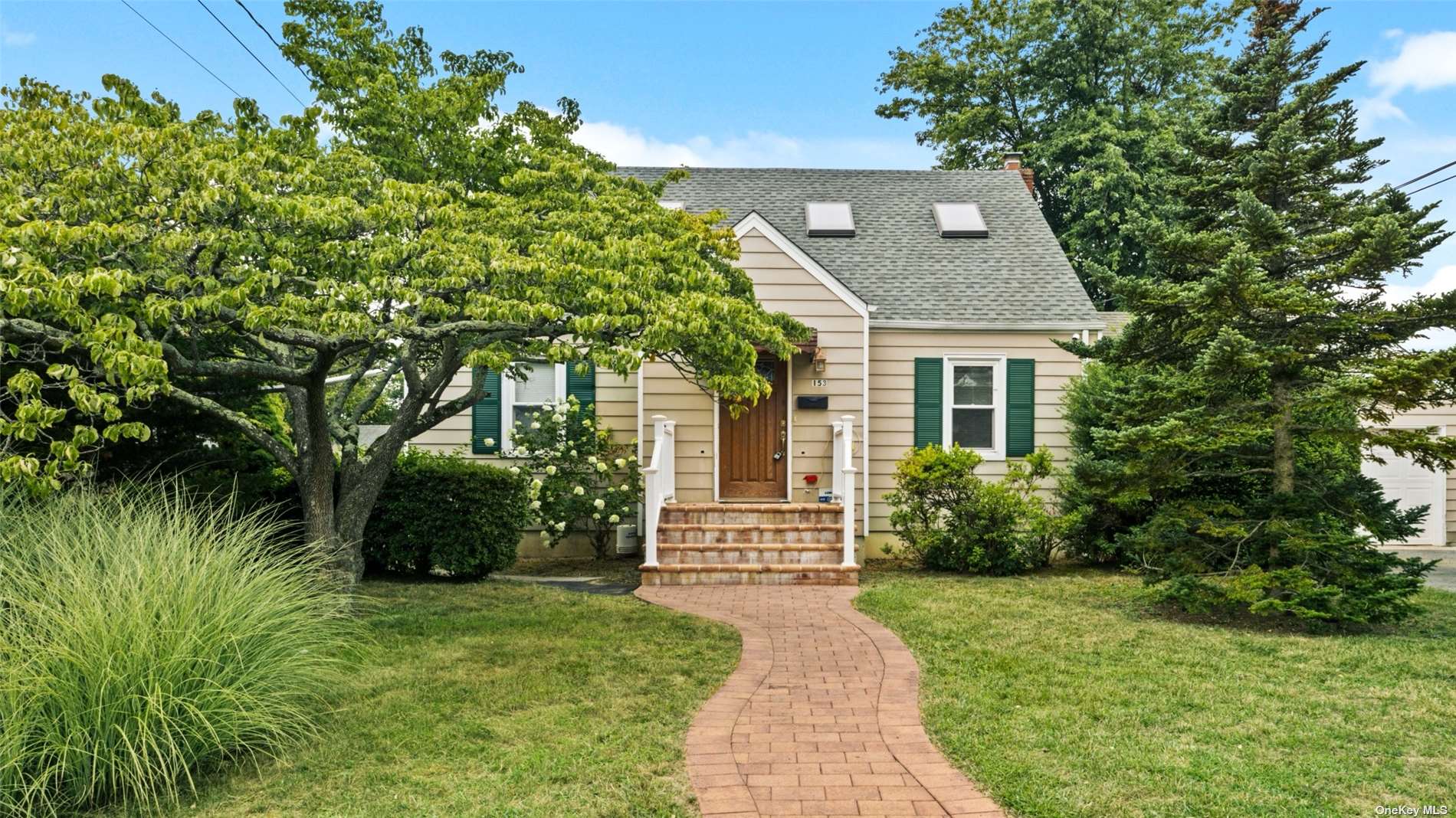 153 33rd Street, Lindenhurst, New York image 1