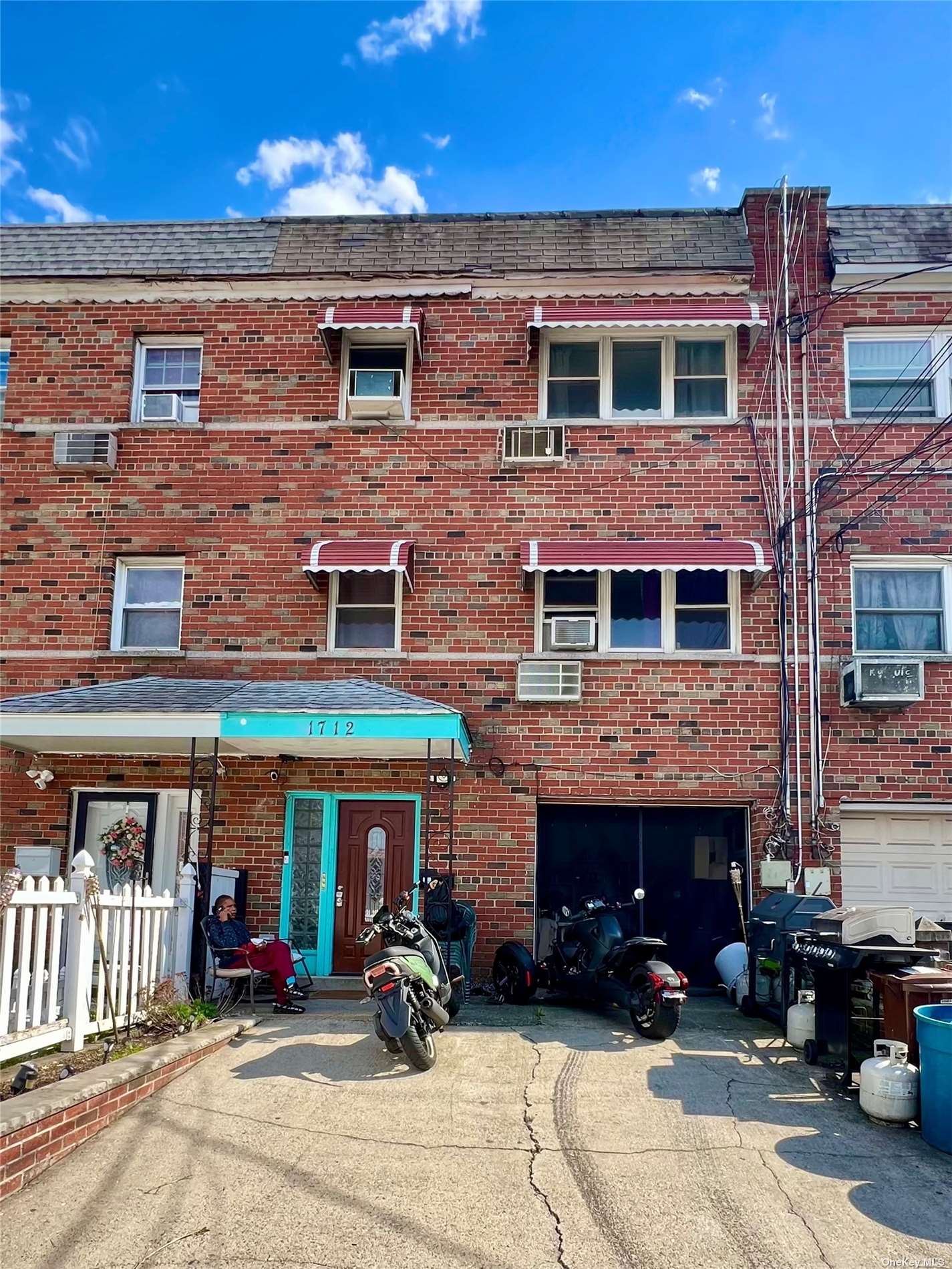 Property for Sale at 1712 Nereid Avenue, Bronx, New York - Bedrooms: 8 
Bathrooms: 4 
Rooms: 14  - $940,000