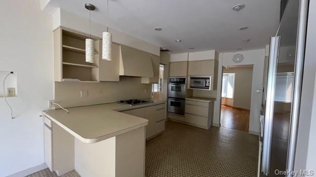 Photo 6 of 17 of 3 Tompkins Avenue house