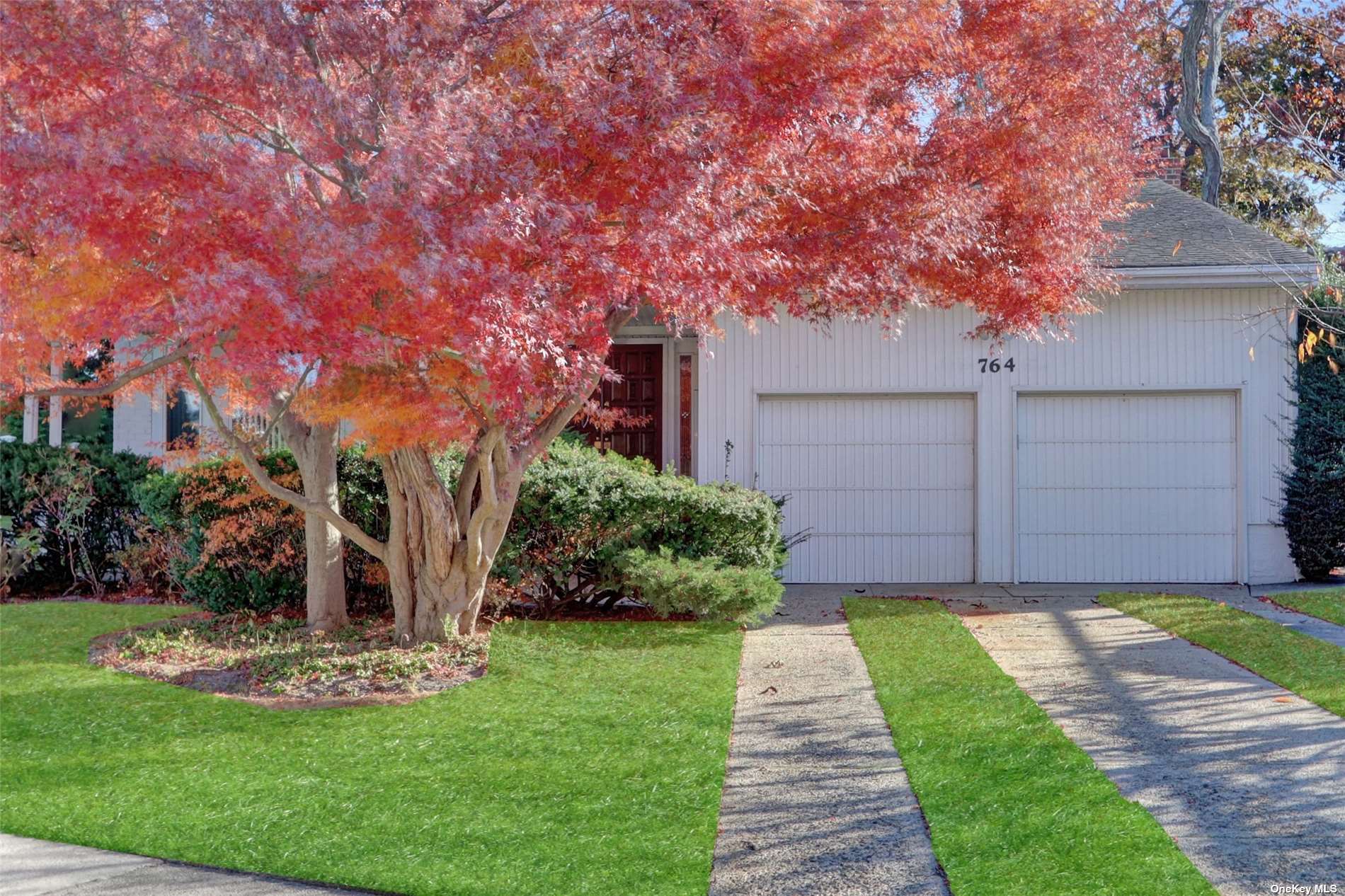 764 Sherwood Court, North Woodmere, New York image 2