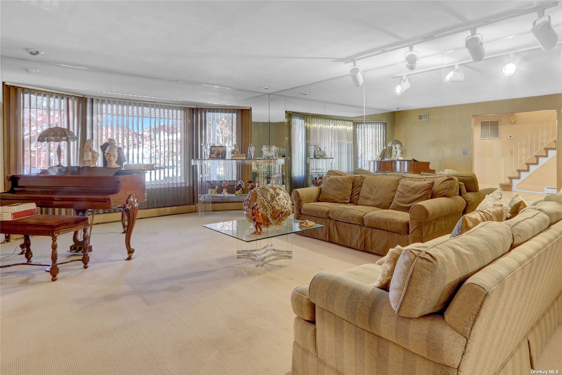 764 Sherwood Court, North Woodmere, New York image 5