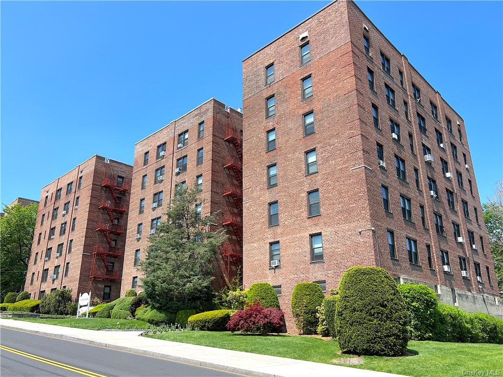 164 Church Street 6E, New Rochelle, New York - 1 Bedrooms  
1 Bathrooms  
3 Rooms - 