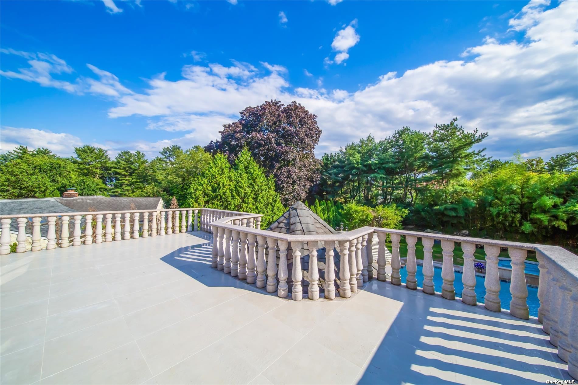 150 Crabapple Road, Manhasset, New York image 24