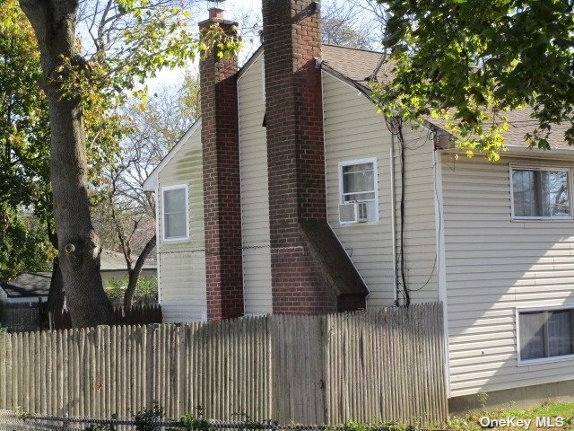 Photo 5 of 8 of 1533 Ferndale Boulevard house