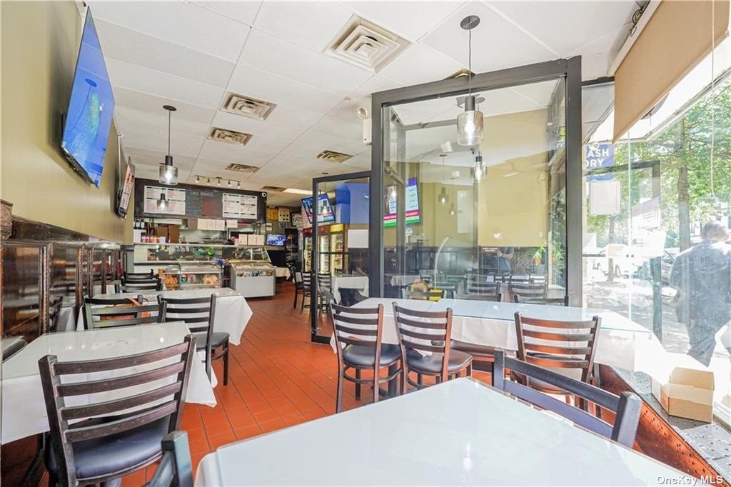 44-17 Douglaston Parkway