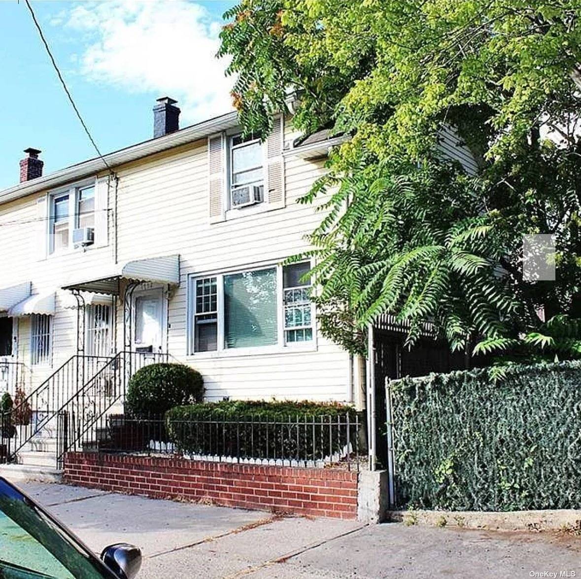 Property for Sale at 1752 Zerega Avenue, Bronx, New York - Bedrooms: 2 
Bathrooms: 1 
Rooms: 6  - $500,000