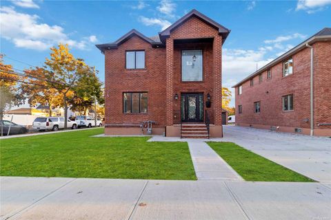 259-20 80th Avenue Glen Oaks NY 11004