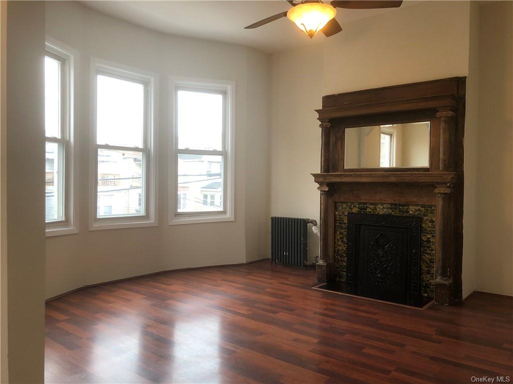 Rental Property at 1573 Hollywood Avenue, Bronx, New York - Bedrooms: 3 
Bathrooms: 1 
Rooms: 6  - $2,650 MO.