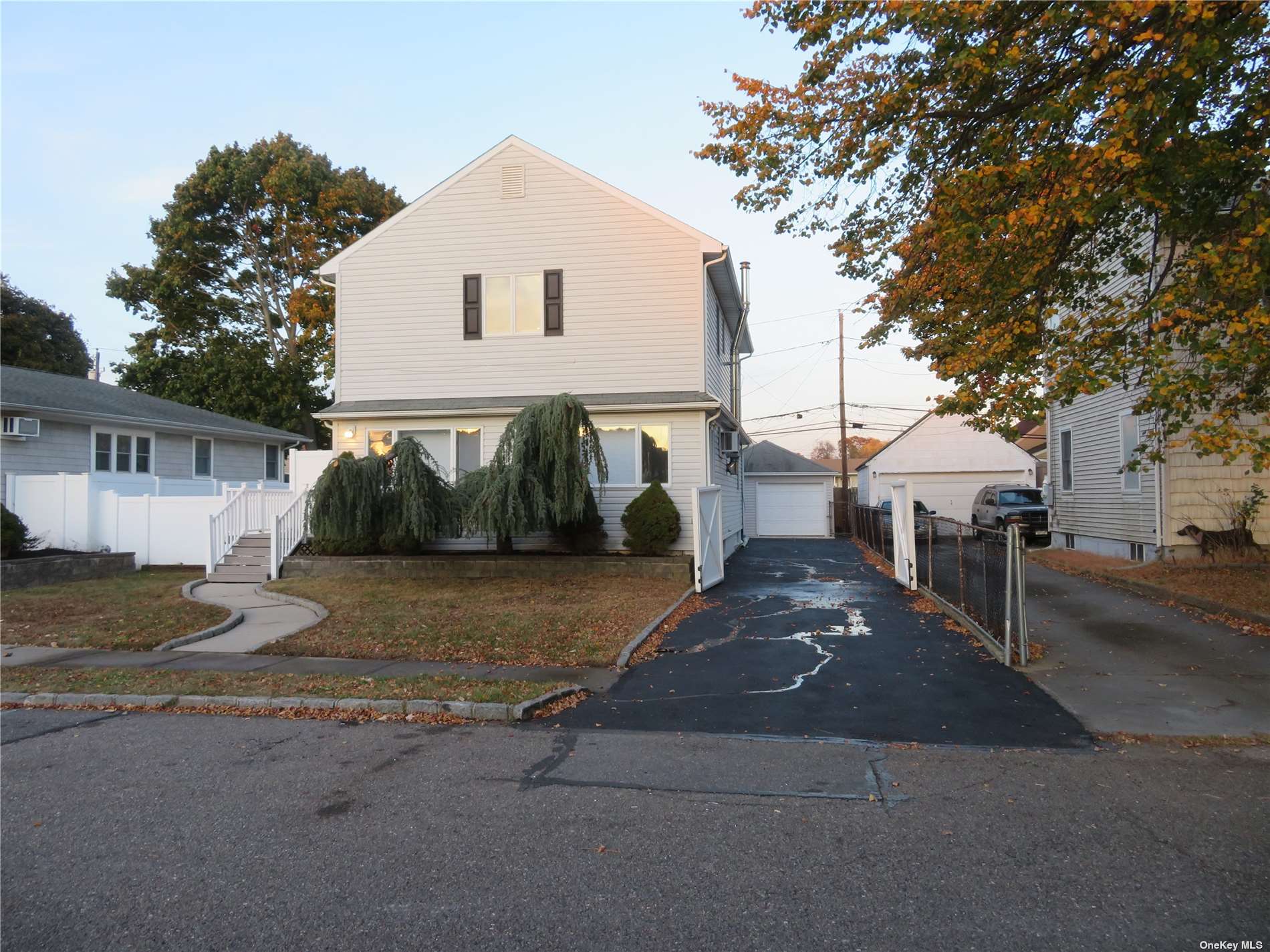 141 Granada Parkway, Lindenhurst, New York image 1