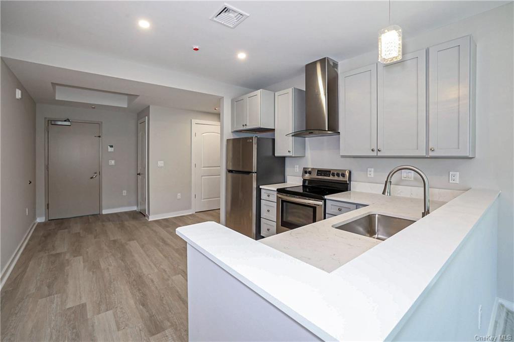 Hawthorne, New York 10532, United States, 2 Bedrooms Bedrooms, ,1 BathroomBathrooms,Residential,Active,15945