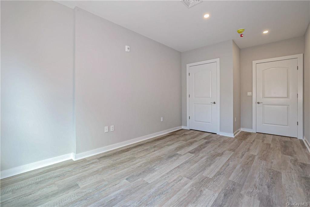 Hawthorne, New York 10532, United States, 2 Bedrooms Bedrooms, ,1 BathroomBathrooms,Residential,Active,15945