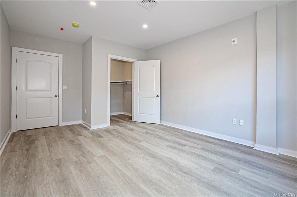 Hawthorne, New York 10532, United States, 2 Bedrooms Bedrooms, ,1 BathroomBathrooms,Residential,Active,15945