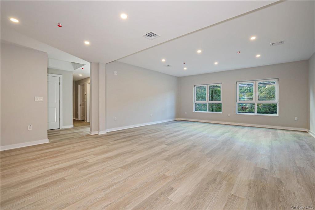 Hawthorne, New York 10532, United States, 2 Bedrooms Bedrooms, ,1 BathroomBathrooms,Residential,Active,15945