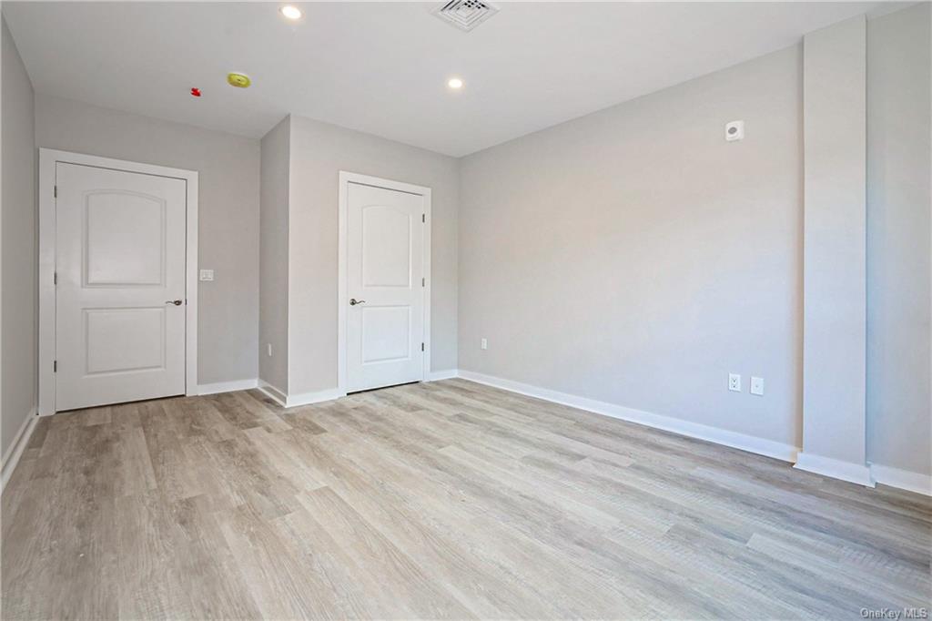 Hawthorne, New York 10532, United States, 2 Bedrooms Bedrooms, ,1 BathroomBathrooms,Residential,Active,15945