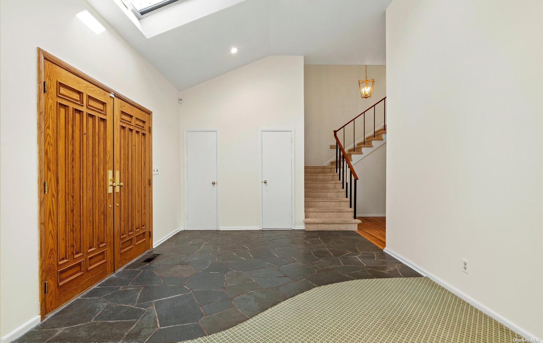 25 Fairway Court