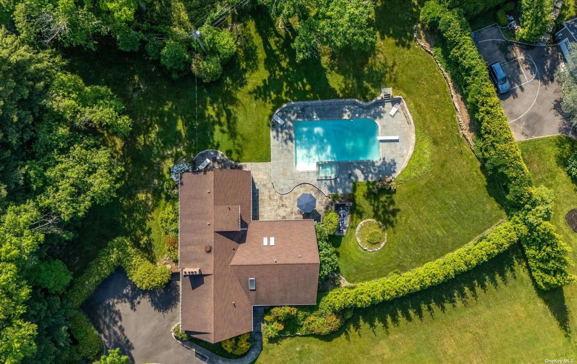 25 Fairway Court