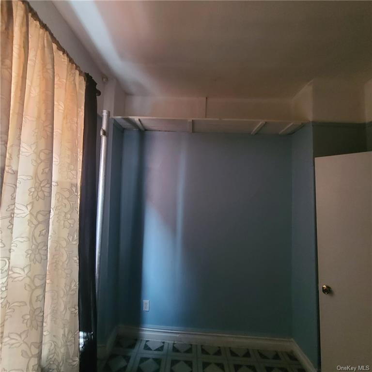 Melville Street, Bronx, New York - 1 Bedrooms  
1 Bathrooms - 