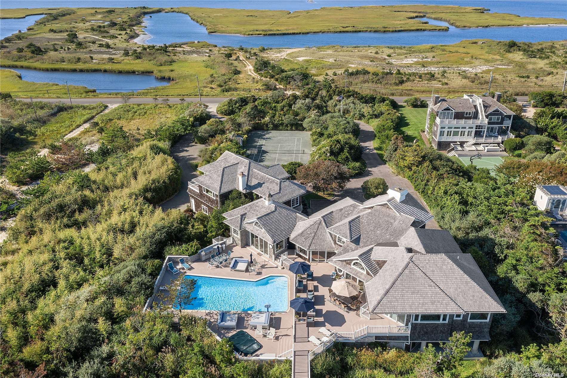 111 Dune Road, East Quogue, New York image 2