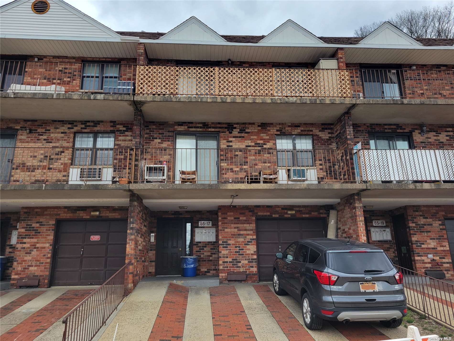 65-17 242 Street #7D, Douglaston, New York image 1