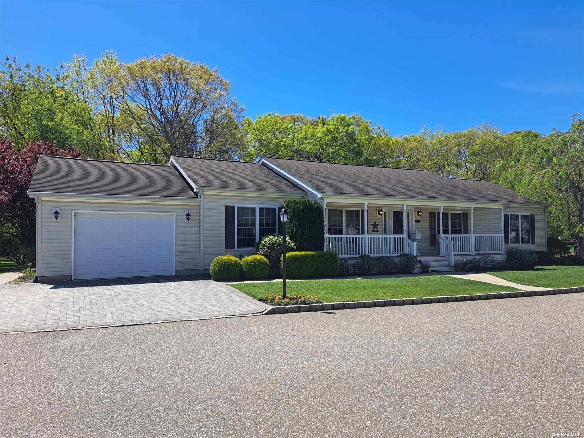 Property for Sale at 1407263 Middle Road 263, Calverton, Hamptons, NY - Bedrooms: 3 
Bathrooms: 3  - $514,900