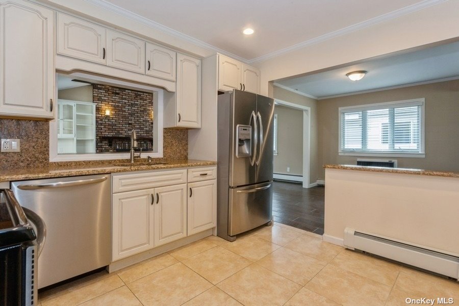 Photo 8 of 20 of 3441 Fulton Avenue house