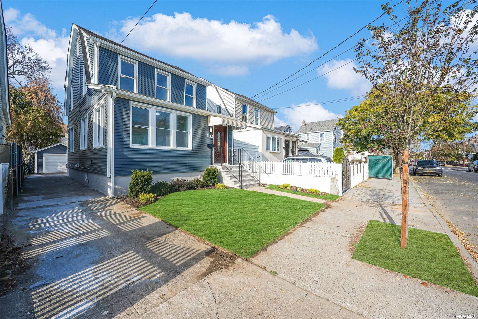 Property for Sale at 11616 203rd Street, Saint Albans, Queens, NY - Bedrooms: 5 
Bathrooms: 3 
Rooms: 8  - $855,000