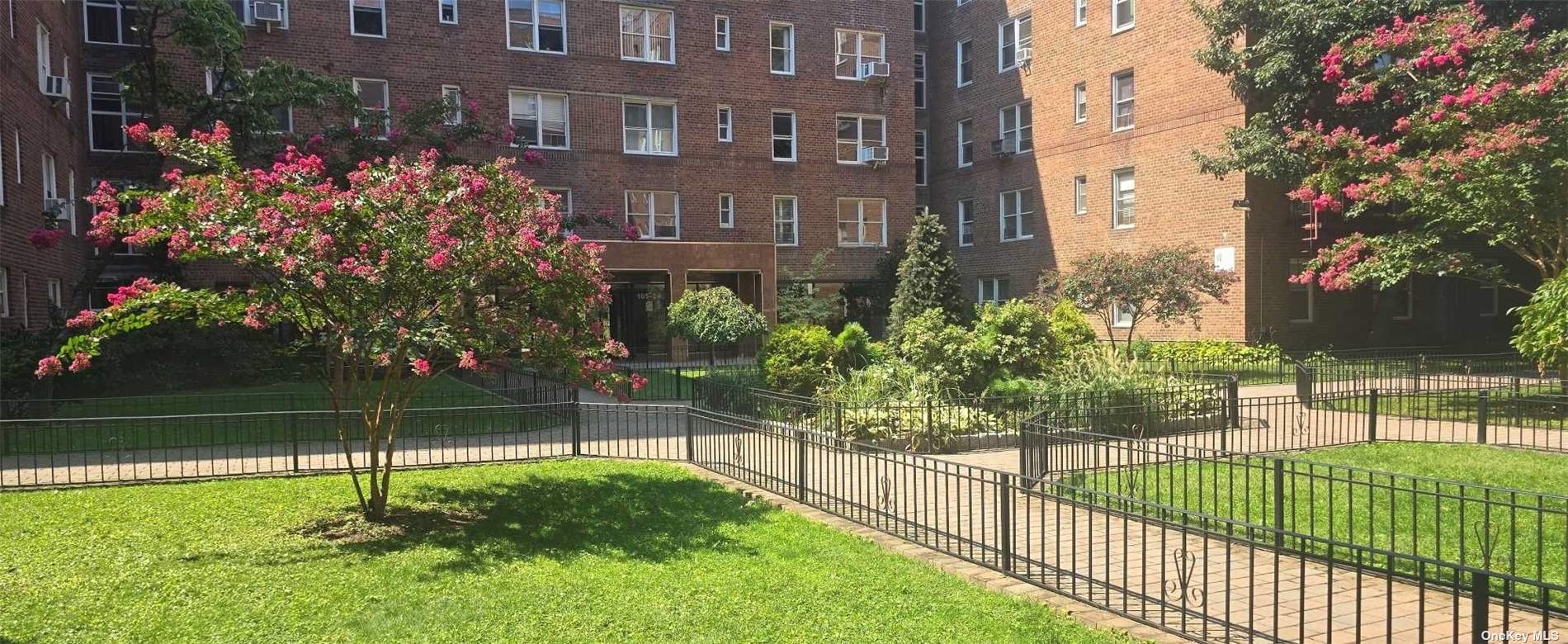 10525 65 Avenue 2B, Forest Hills, Queens, NY - 1 Bedrooms  
1 Bathrooms  
3 Rooms - 