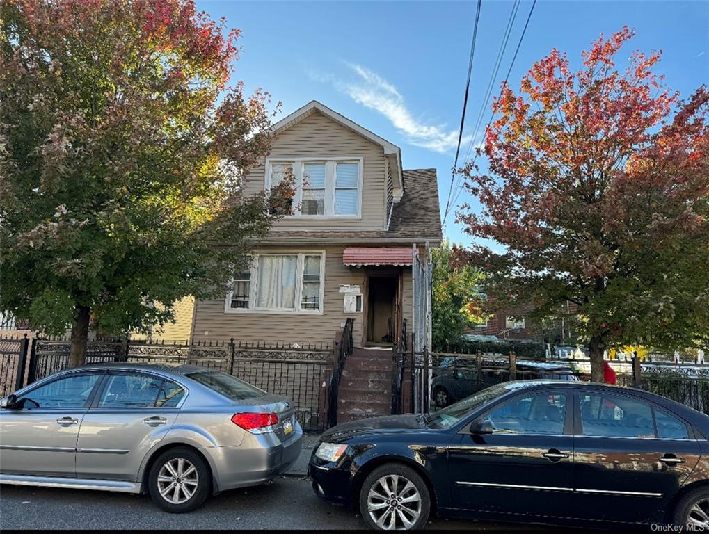 611 Saint Lawrence Avenue, Bronx, New York - 6 Bedrooms  
2 Bathrooms - 