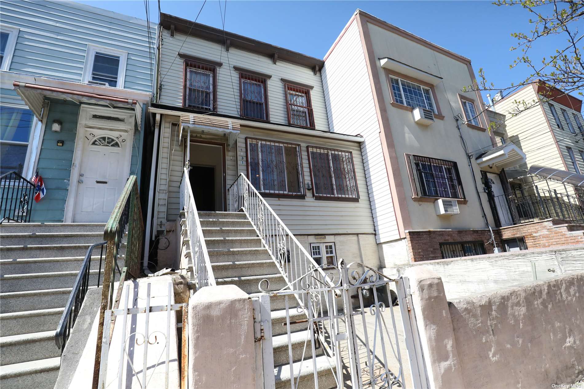 Property for Sale at 1331 Chisholm Street, Bronx, New York - Bedrooms: 4 
Bathrooms: 3 
Rooms: 6  - $538,888
