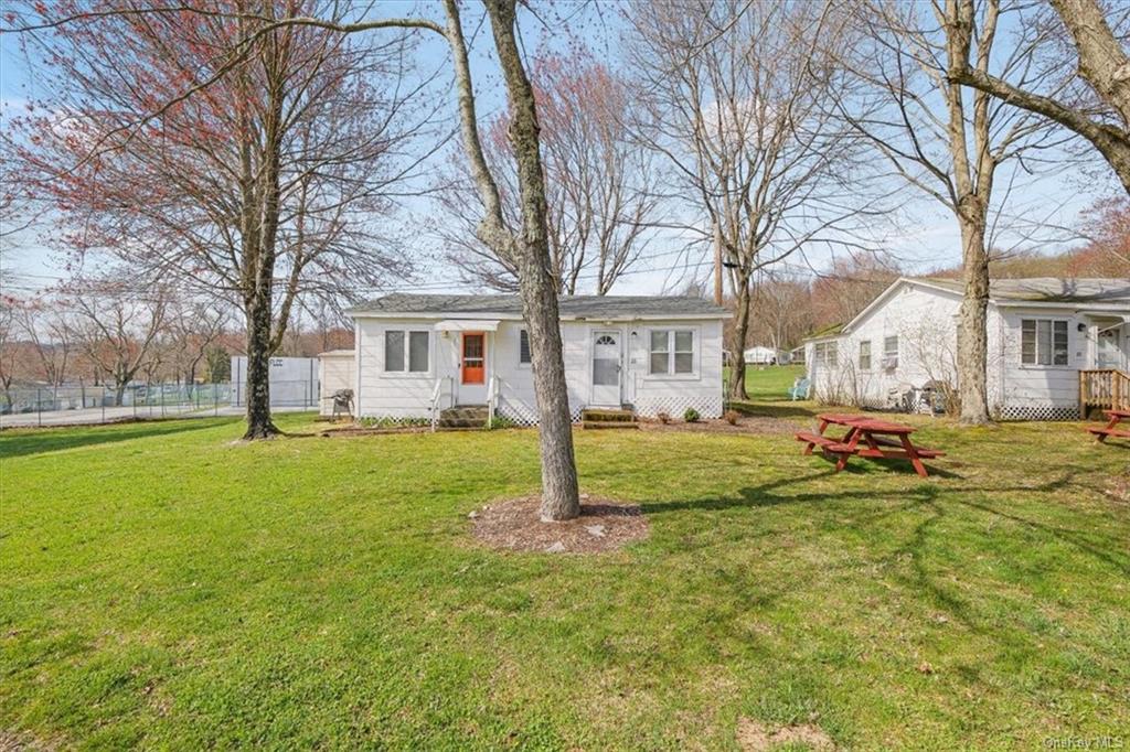23 Hibiscus Circle 23, Hopewell Junction, New York - 2 Bedrooms  
1 Bathrooms  
3 Rooms - 
