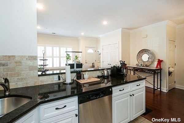 Photo 14 of 20 of 116 Stewart Avenue H condo