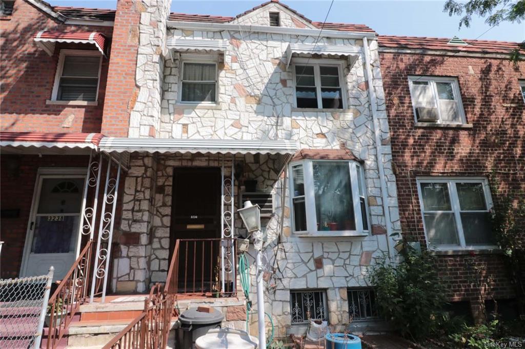 3236 Corsa Avenue, Bronx, New York - 3 Bedrooms  
3 Bathrooms  
8 Rooms - 