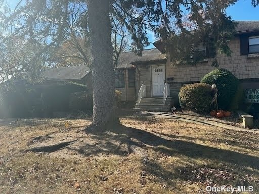 528 Canary Pl, North Babylon, New York image 1