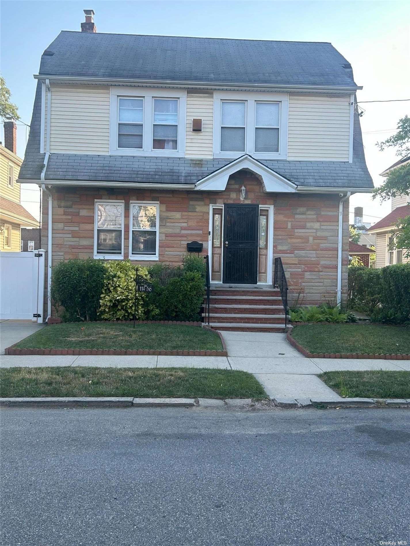 11456 172nd Street, Jamaica, Queens, NY - 3 Bedrooms  
2 Bathrooms  
5 Rooms - 