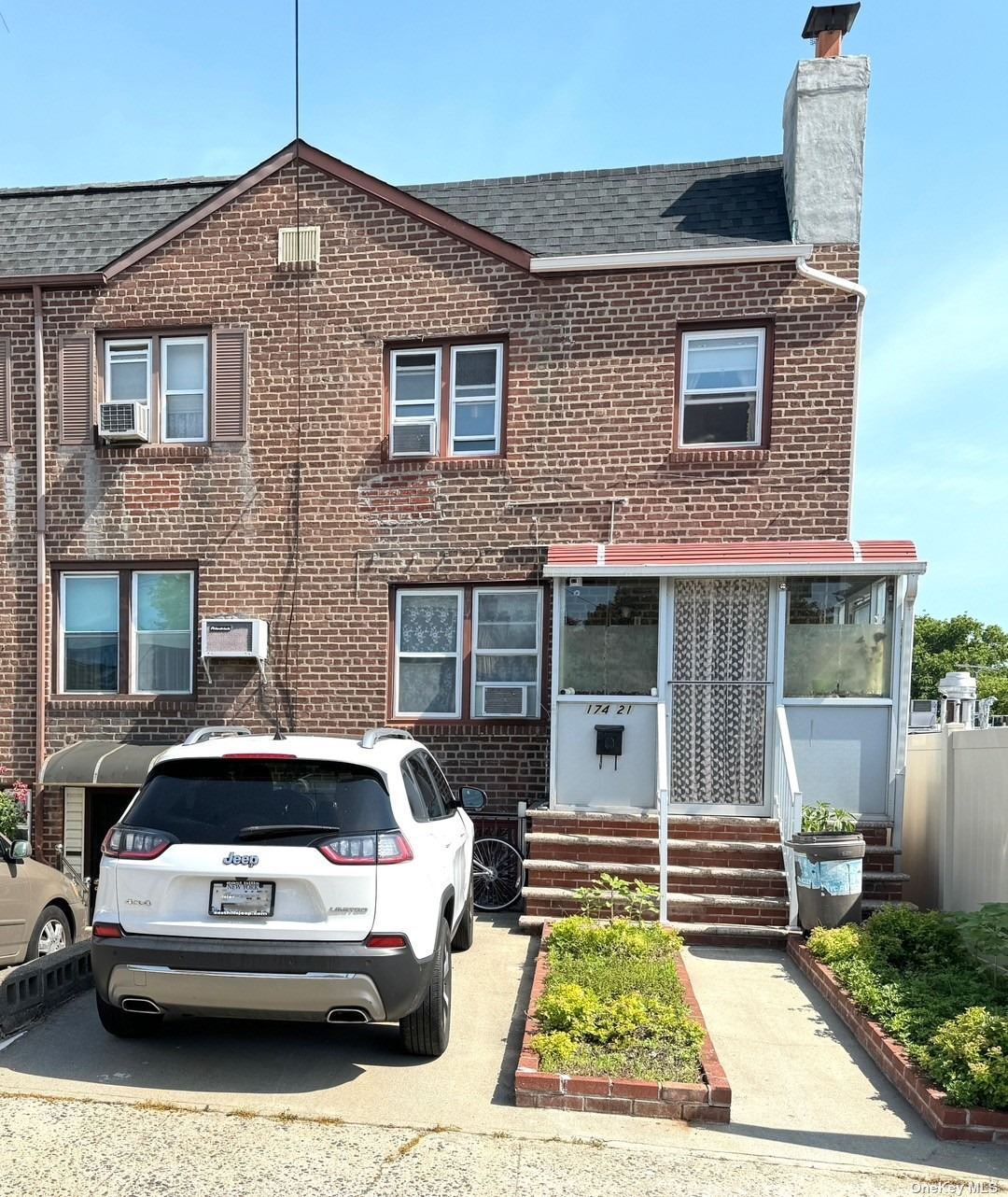 17421 69th Avenue, Fresh Meadows, Queens, NY - 4 Bedrooms  
3 Bathrooms  
10 Rooms - 