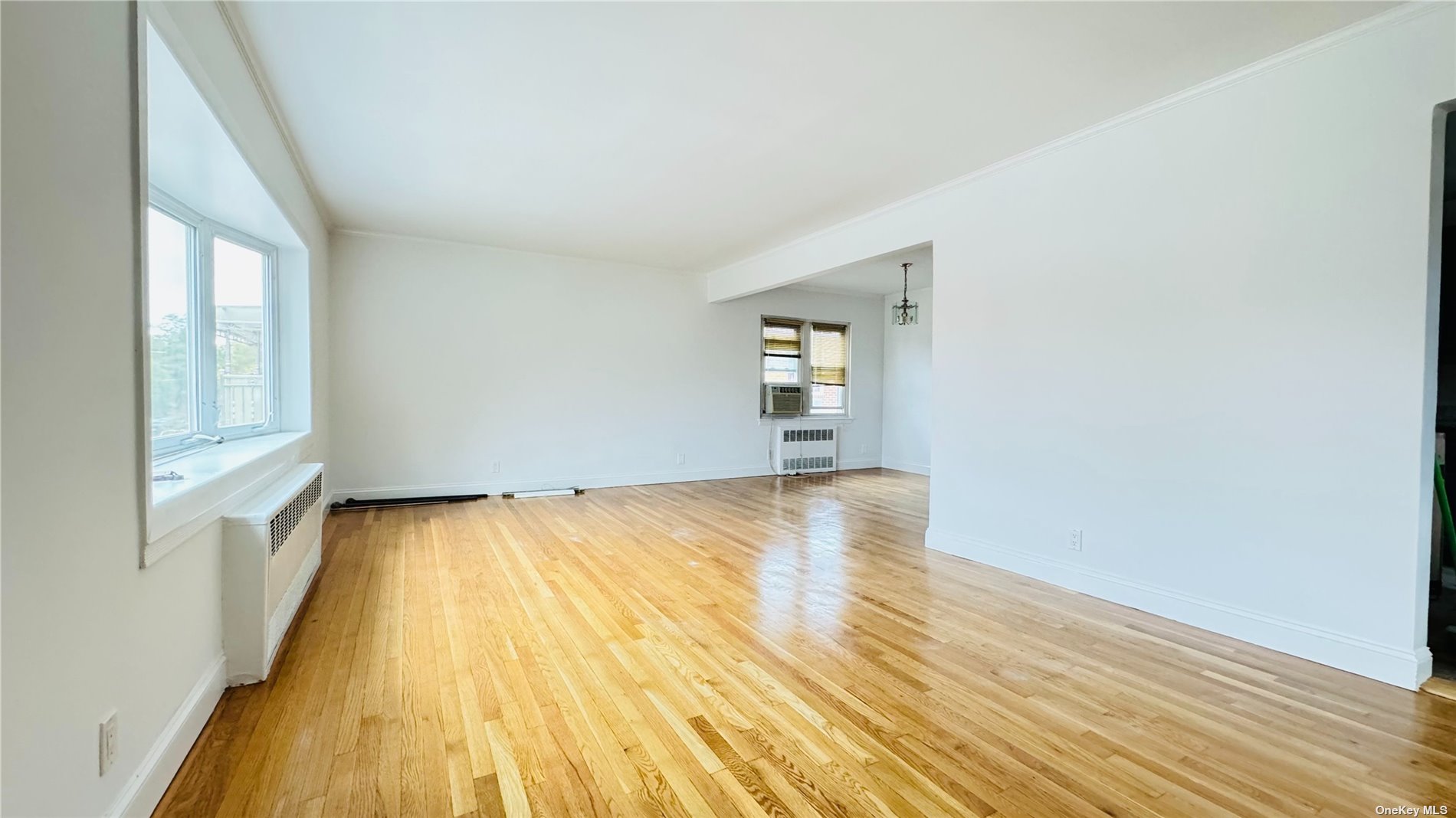 Rental Property at 6133 229th Street 2nd Fl, Oakland Gardens, Queens, NY - Bedrooms: 3 
Bathrooms: 2 
Rooms: 6  - $3,050 MO.