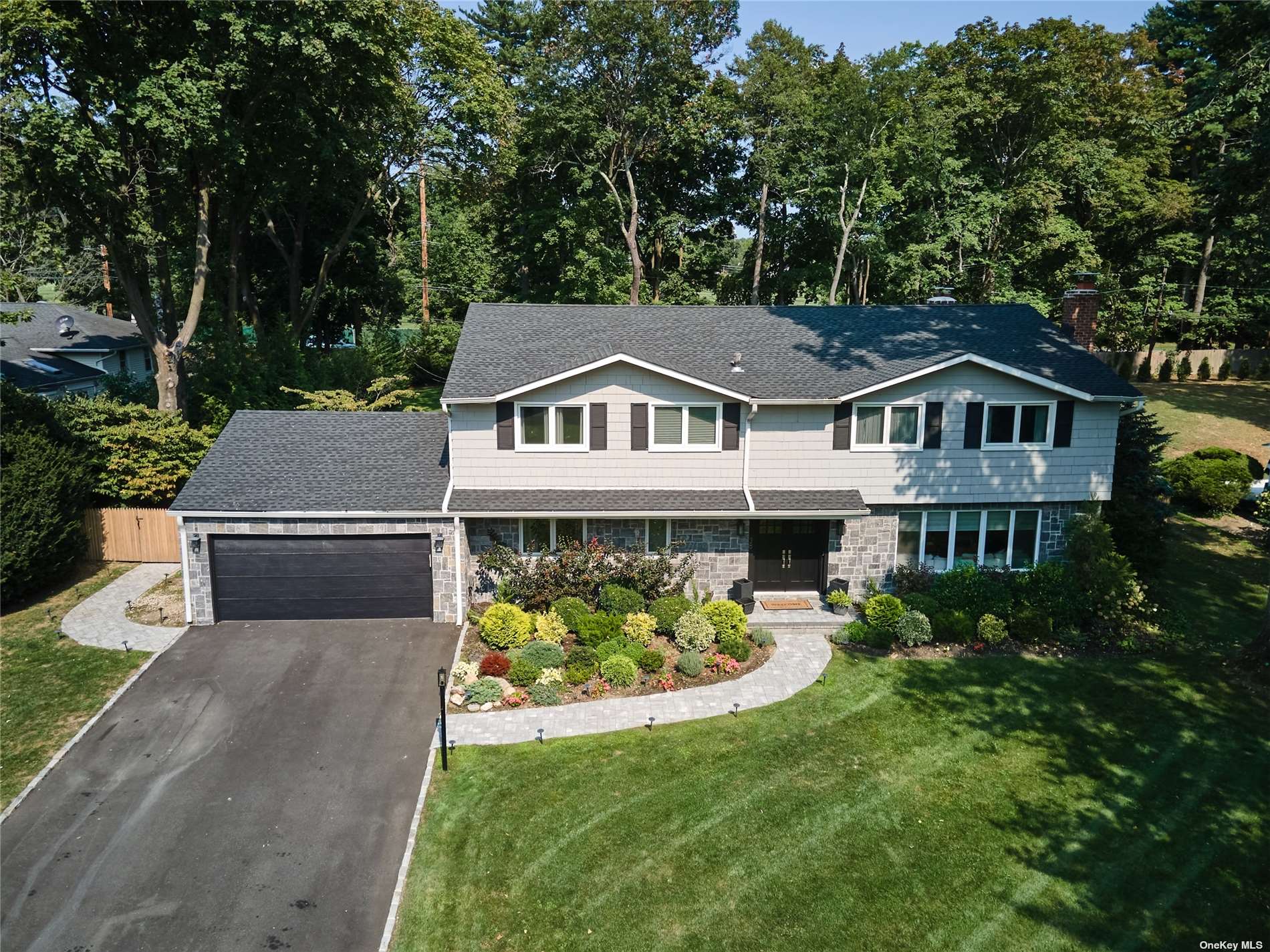View Manhasset, NY 11030 house
